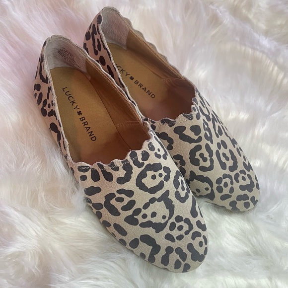 Lucky Brand Shoes - ✨FINAL PRICE✨Lucky Brand Clooey Scalloped Suede Leopard Flats Size 7